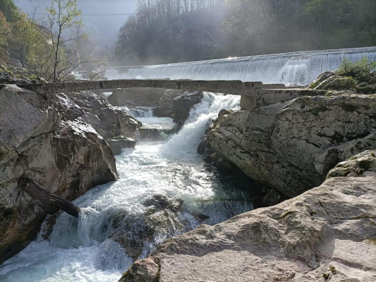 La Salmonera Cangas De Onis Caño エクステリア 写真
