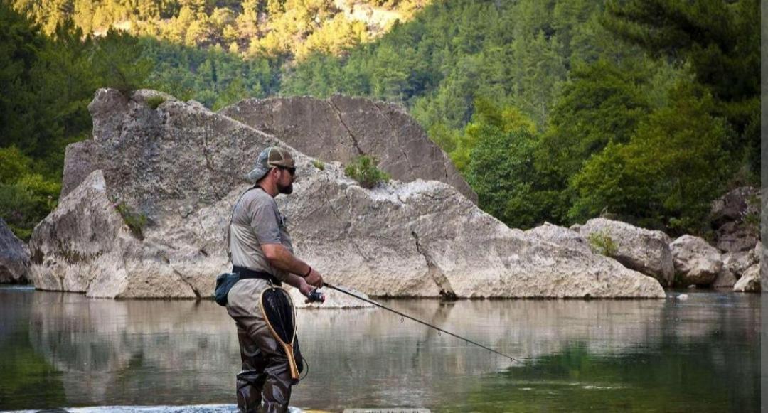 La Salmonera Cangas De Onis Caño エクステリア 写真