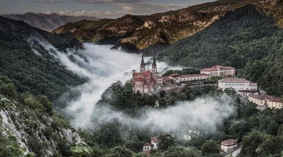 La Salmonera Cangas De Onis Caño エクステリア 写真
