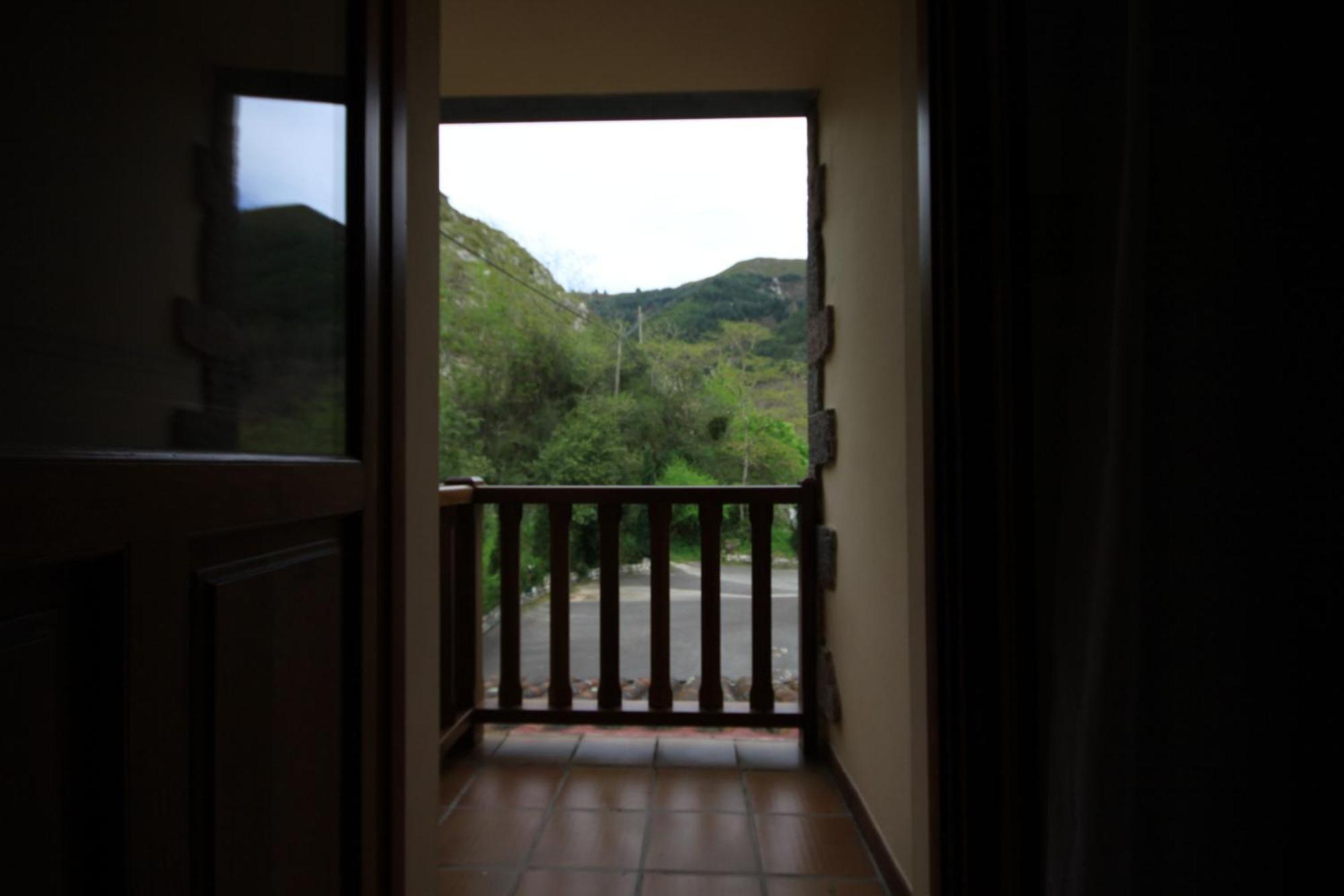 La Salmonera Cangas De Onis Caño エクステリア 写真