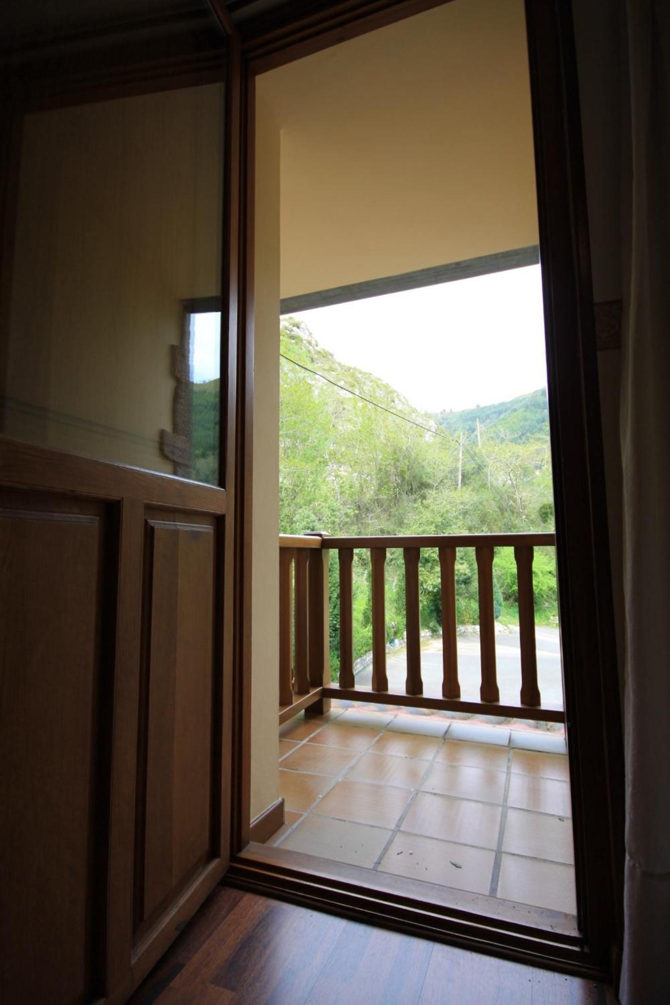 La Salmonera Cangas De Onis Caño エクステリア 写真