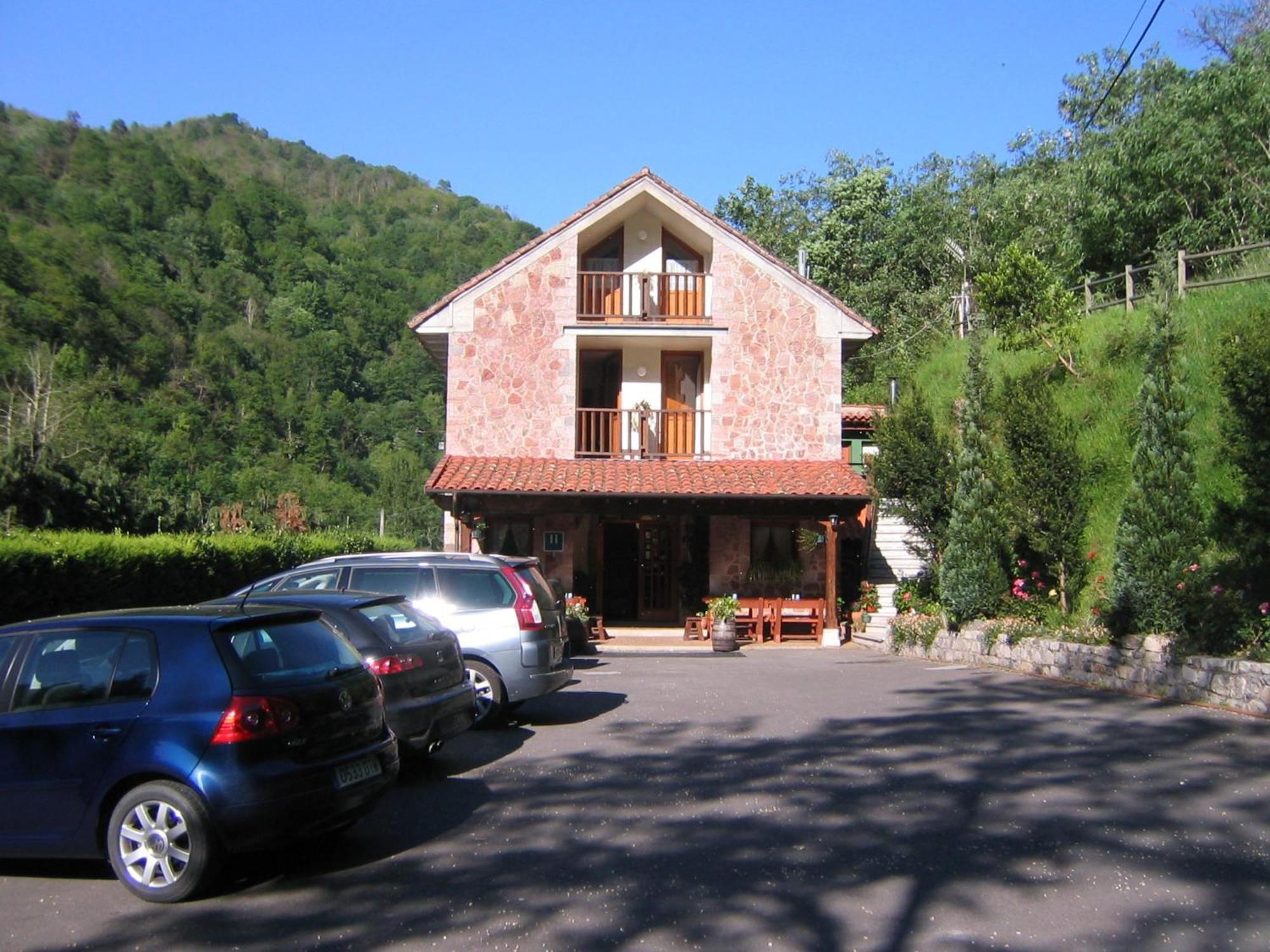 La Salmonera Cangas De Onis Caño エクステリア 写真
